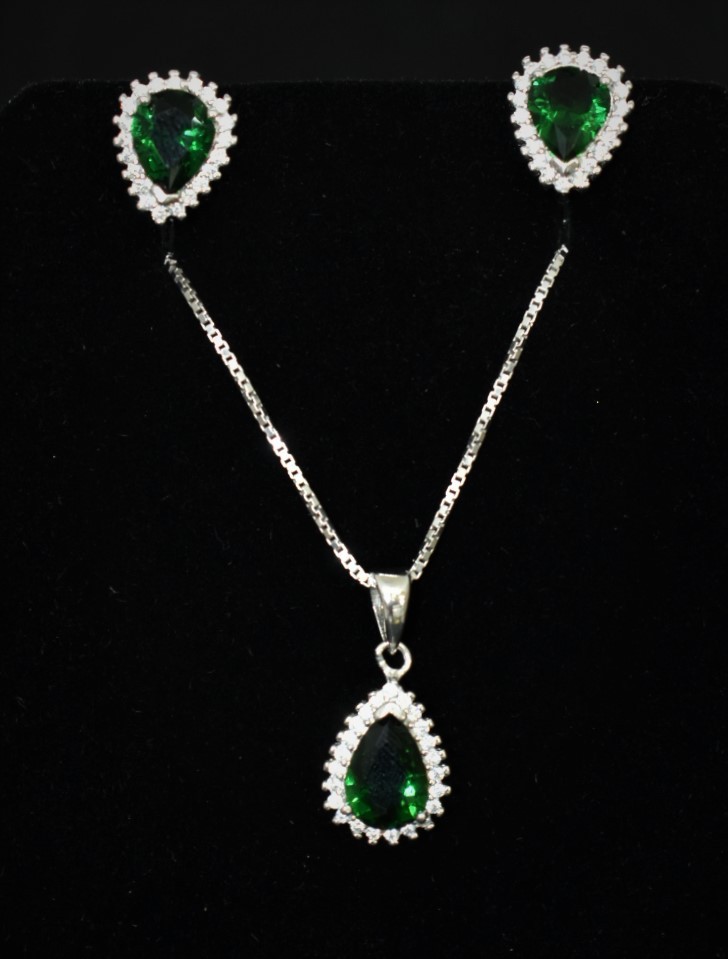 925 Sterling Silver Set With Emerald and Cubic Zirconia